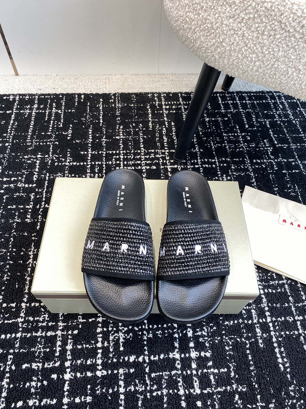 MARNI EMBROIDERED-LOGO SLIDES