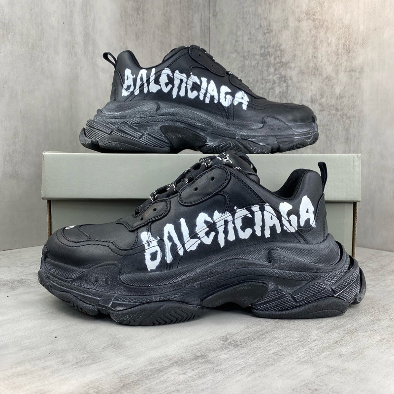 Ba1en*iaga triple s