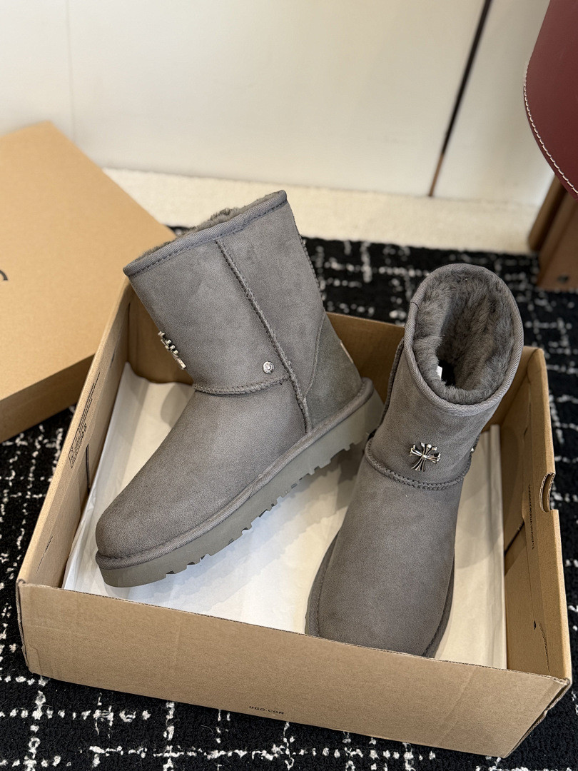 ugg x Ch*0me He**ts boots