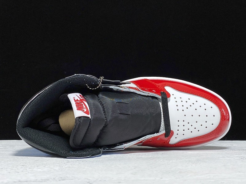 AIR JORDAN 1 RETRO HIGH OG FEARLESS CK5666-100