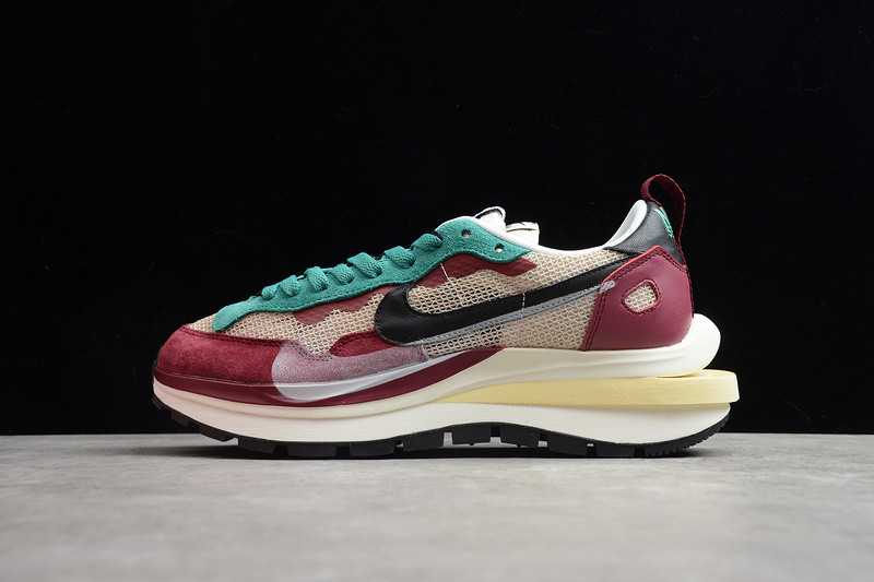 sacai x Nike VaporWaffle 5K BV0073-102