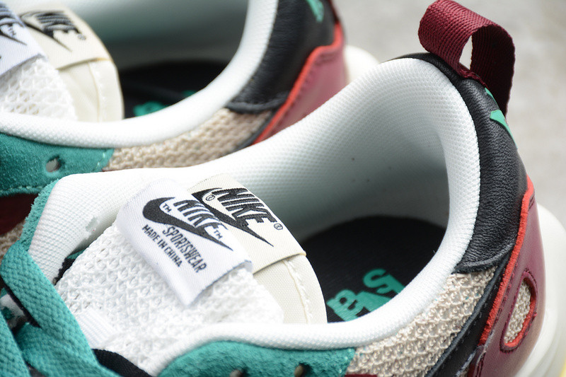 sacai x Nike VaporWaffle 5K BV0073-102