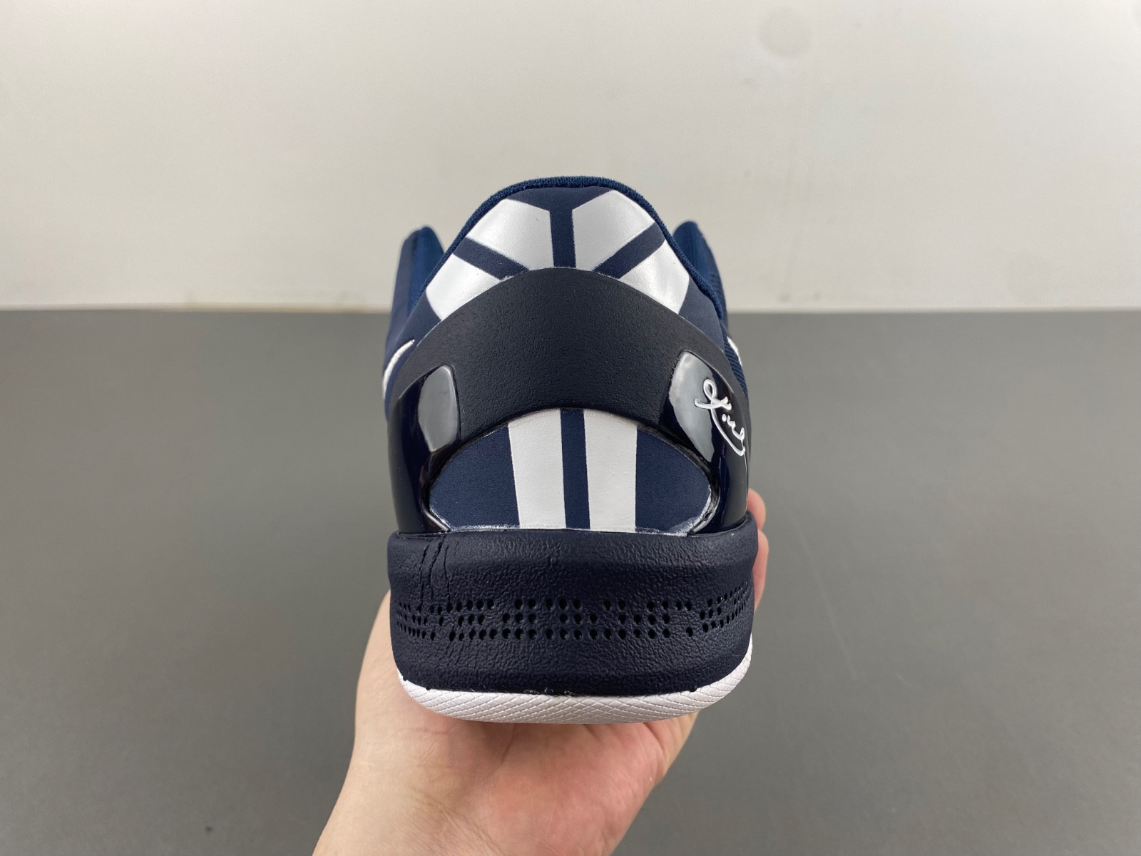 KOBE 8 Protro College Navy HF9550-400