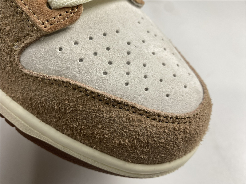 Nike Dunk Low PRM "Medium Curry" DD1390-100