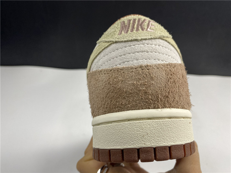 Nike Dunk Low PRM "Medium Curry" DD1390-100