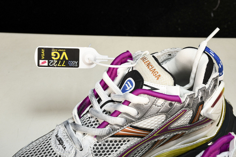 Ba*len*cia*ga runner 772774-w3rbw-9168 (it’s not the same as the previous one!)