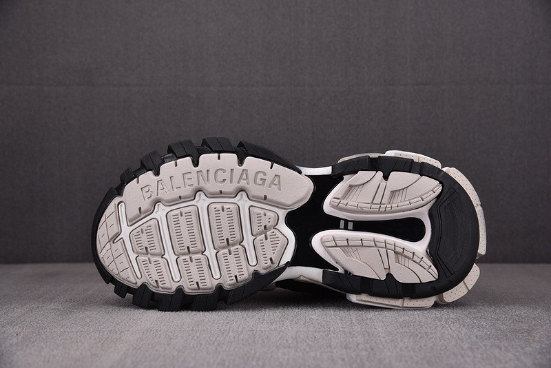 Ba*len*cia*ga track 542023 w3su5 9791