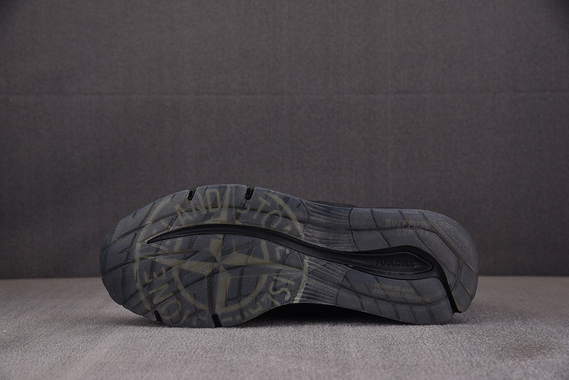 New Balance x Stone Island 991v2 