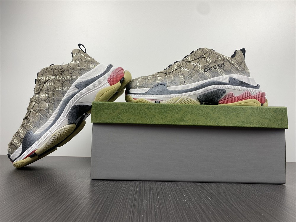 Ba*len*cia*ga triple s 677192 ulz10 9795