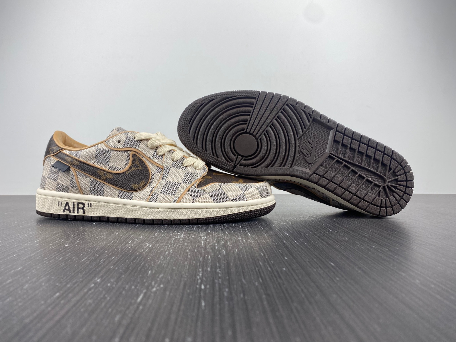 NIKE AIR FORCE 1 LOW BY VIRGIL ABLOH ( SPECIAL SHOES BOX)