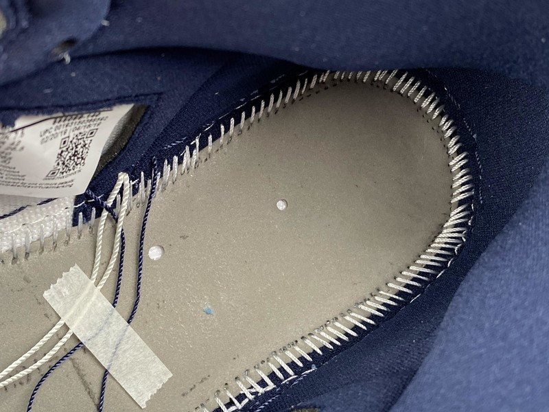 AIR JORDAN 1 OBSIDIAN UNIVERSITY BLUE 555088-140