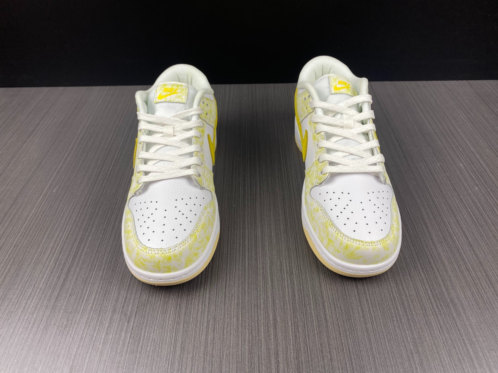 NIKE DUNK LOW “YELLOW STRIKE” DM9467-700