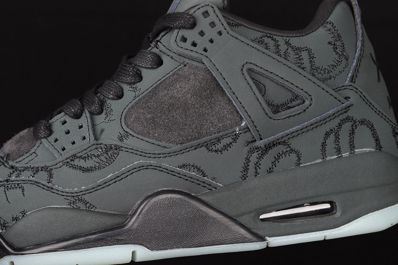 Jordan 4 Retro Kaws Black 930155-001