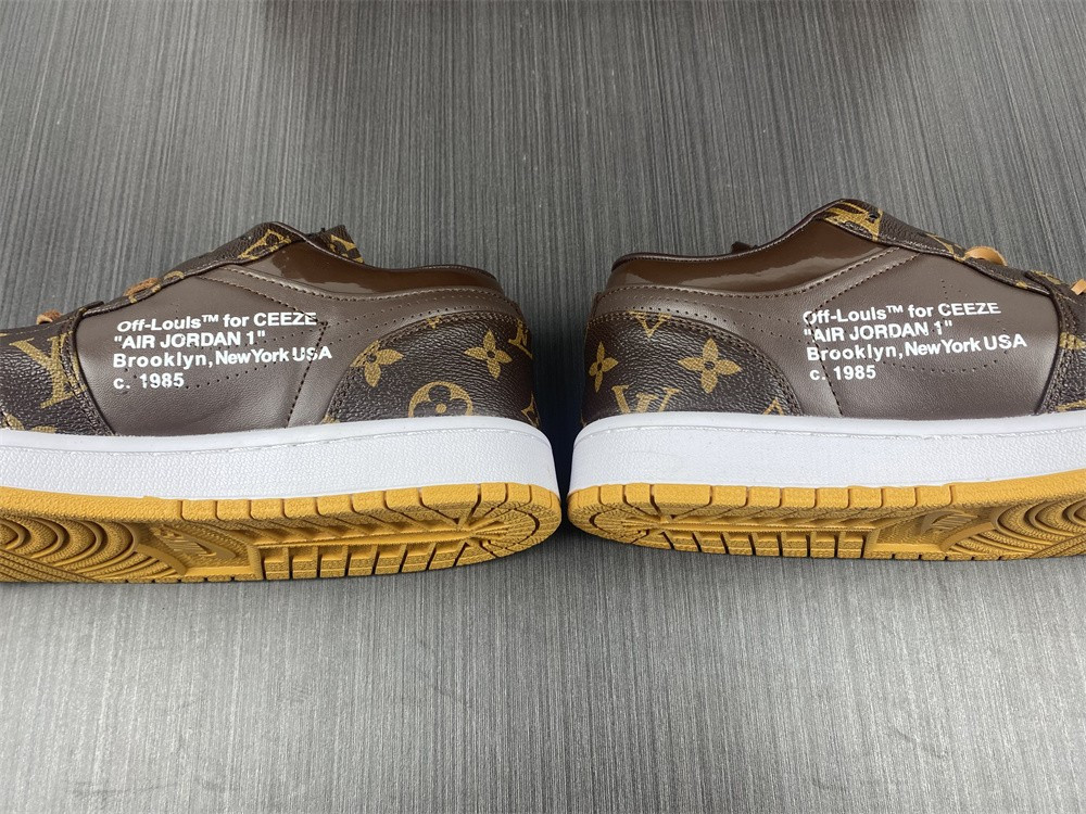 AIR JORDAN 1 LOW SNEAKERS