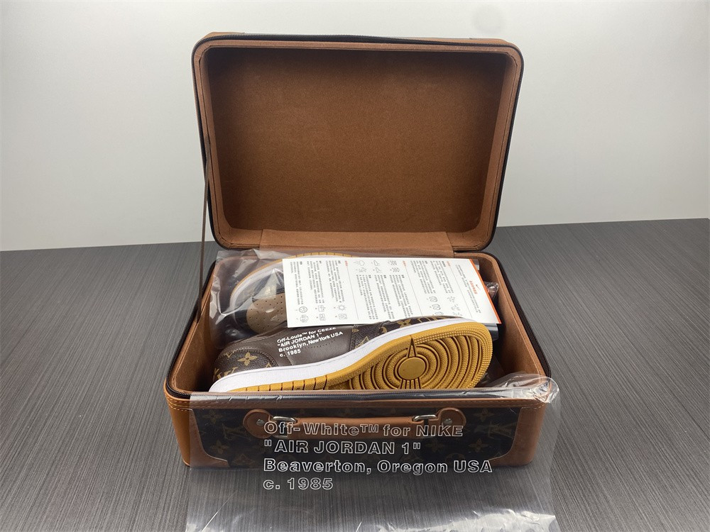 AIR JORDAN 1 LOW SNEAKERS