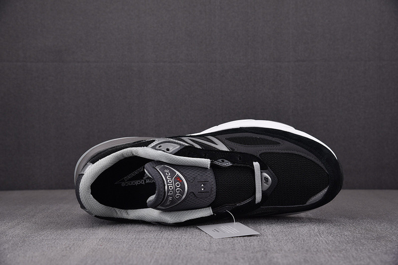 New Balance NB990 V6 M990BK6