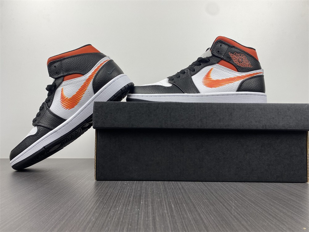 Jordan 1 Mid Zig Zag DN4929-100