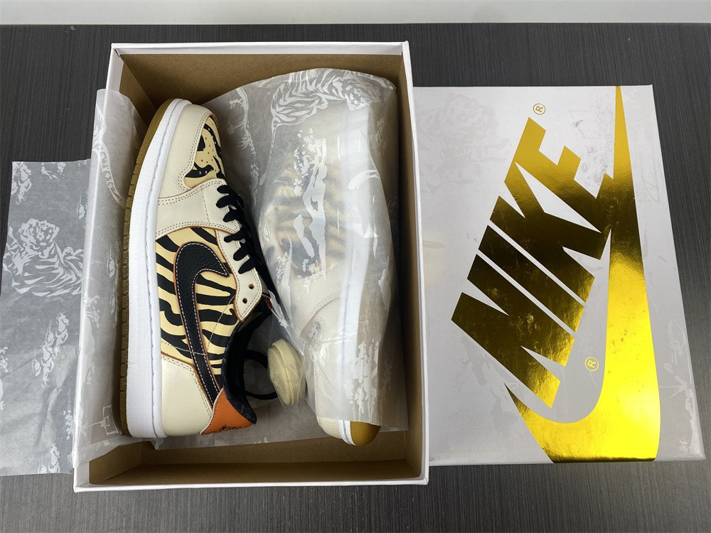 JORDAN 1 LOW OG YEAR OF THE TIGER DH6932-100