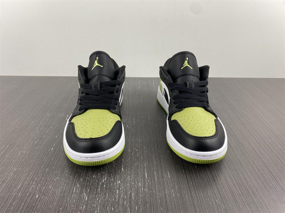Jordan 1 Low Snakeskin Vivid Green (W) DX4446-301