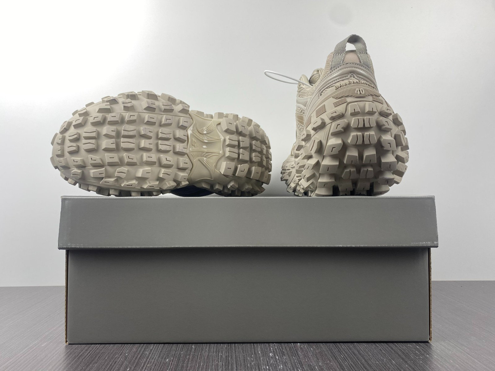 Ba*len*cia*ga bouncer chunky-sole sneakers