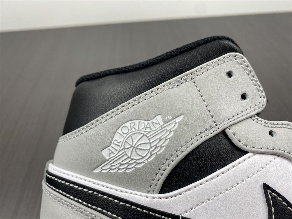AIR JORDAN 1 MID “LIGHT SMOKE GREY” 554724-078