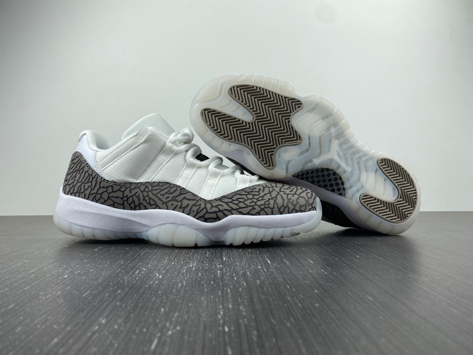 Air Jordan 11 Low Cement Grey AV2187-140