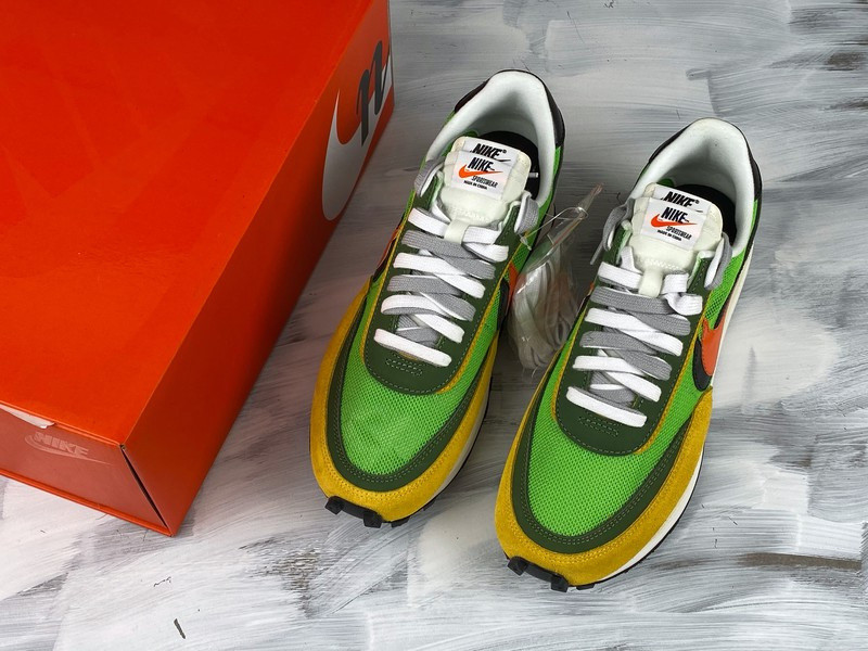 NIKE LD WAFFLE X SACAI GREEN GUSTO BV0073-300
