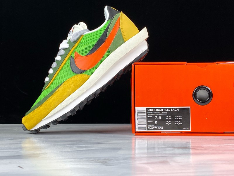 NIKE LD WAFFLE X SACAI GREEN GUSTO BV0073-300