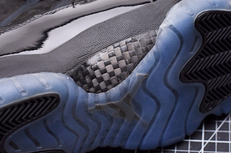 AIR JORDAN 11 RETRO CAP AND GOWN 378037-005