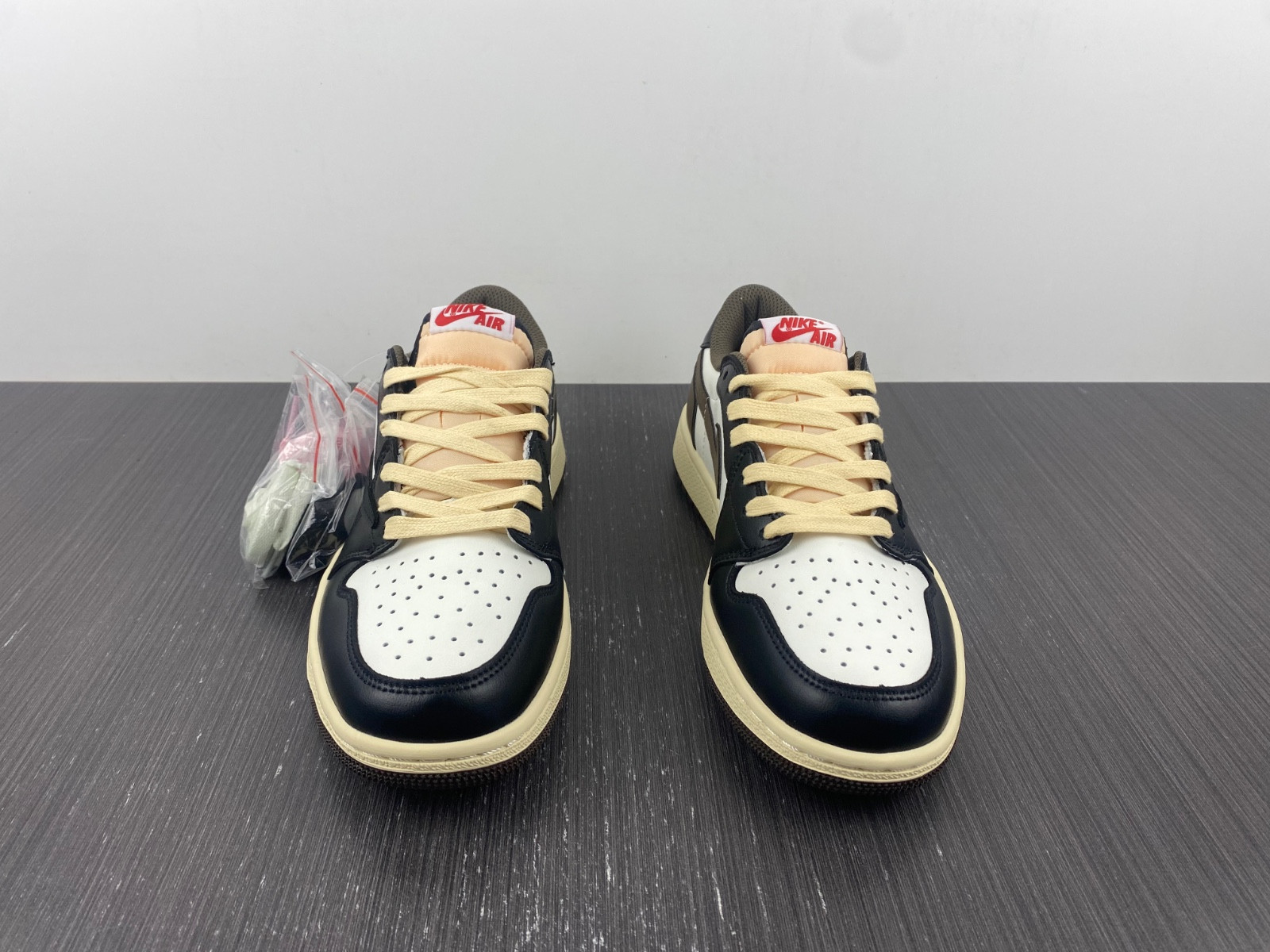 Travis Scott x Air Jordan 1 Low Dark Mocha Black CQ4277-105