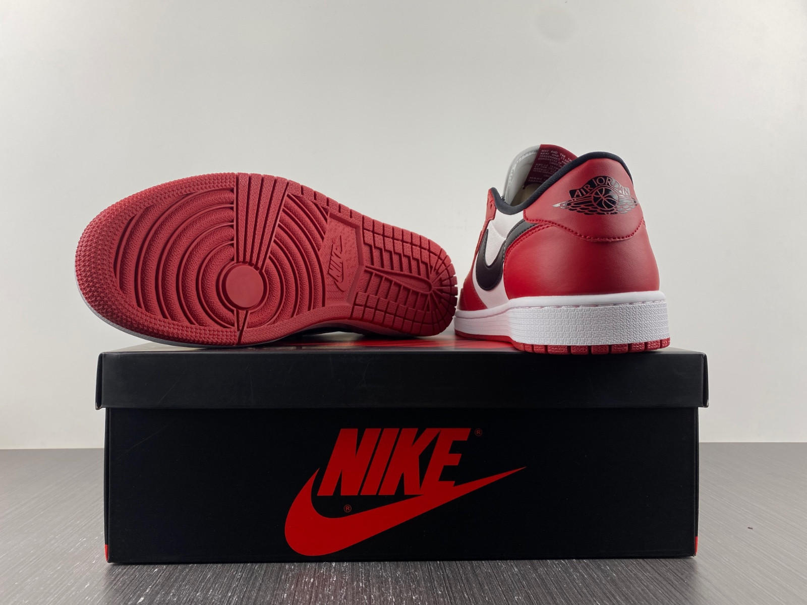 Jordan 1 Retro Low Chicago (2016) 705329-600