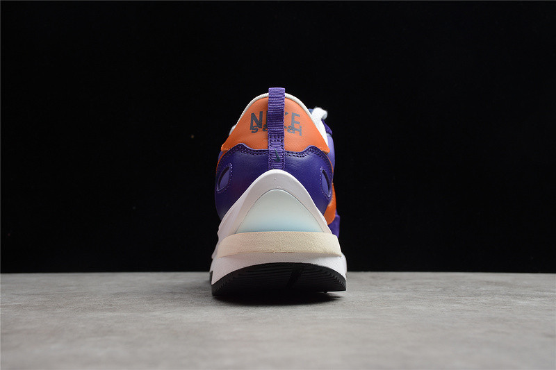 NIKE VAPORWAFFLE SACAI DARK IRIS DD1875-500