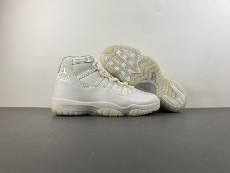 Jordan W Air Jordan 11 Retro Pearl AR0715-110