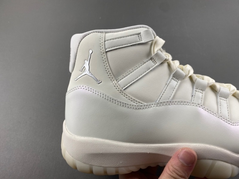 Jordan W Air Jordan 11 Retro Pearl AR0715-110