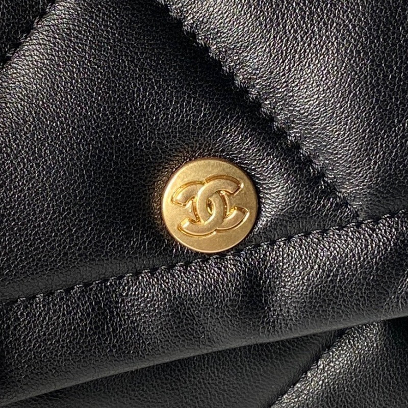 Ch**el shopping bag in shiny lambskin (as5740)