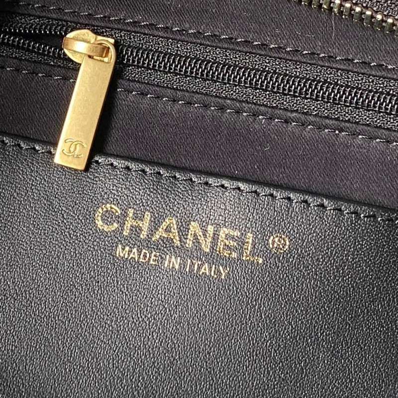 Ch**el shopping bag in shiny lambskin (as5740)