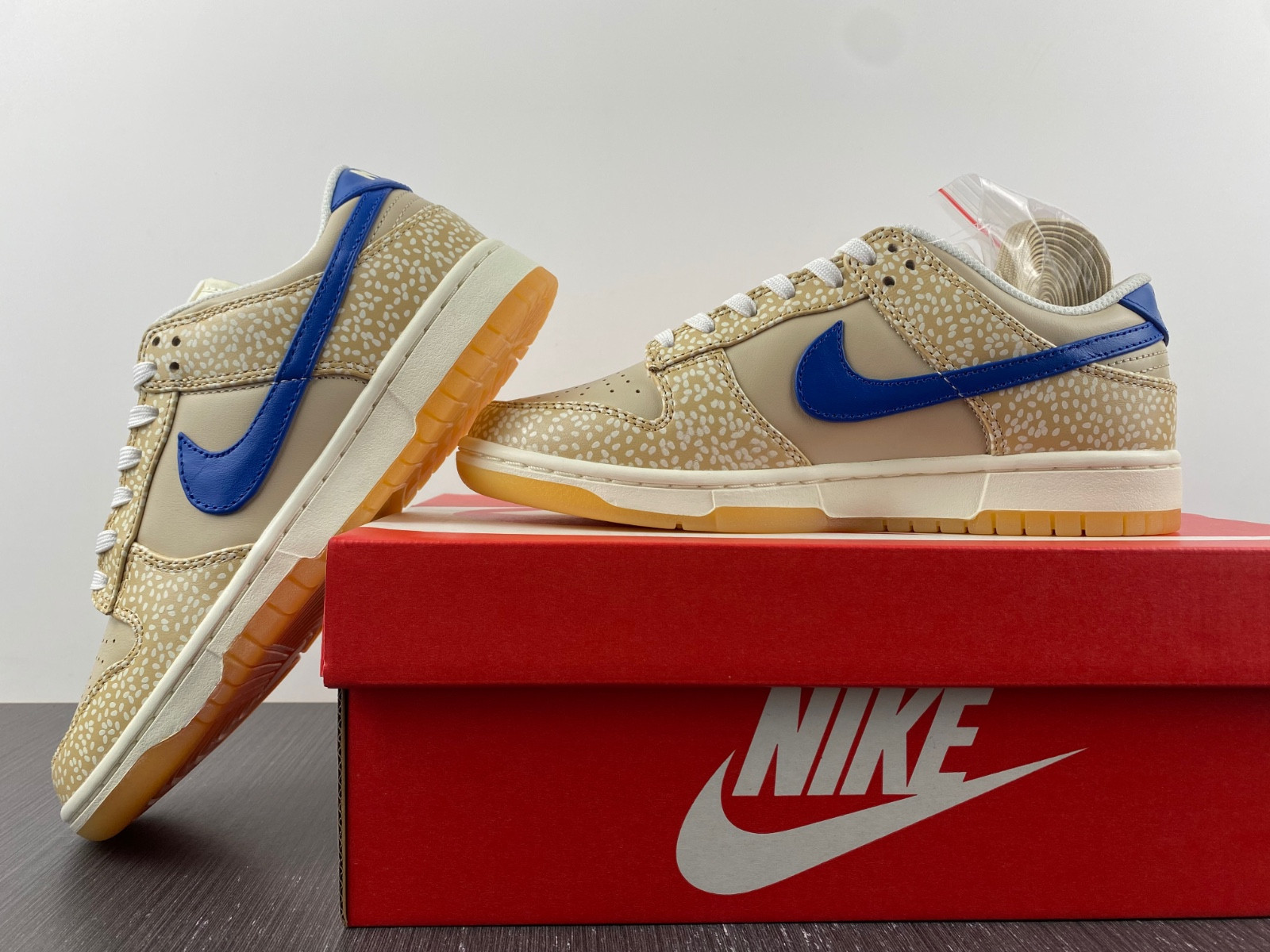 Nike Dunk Low "Sesame Seed Bun" DZ4853-200