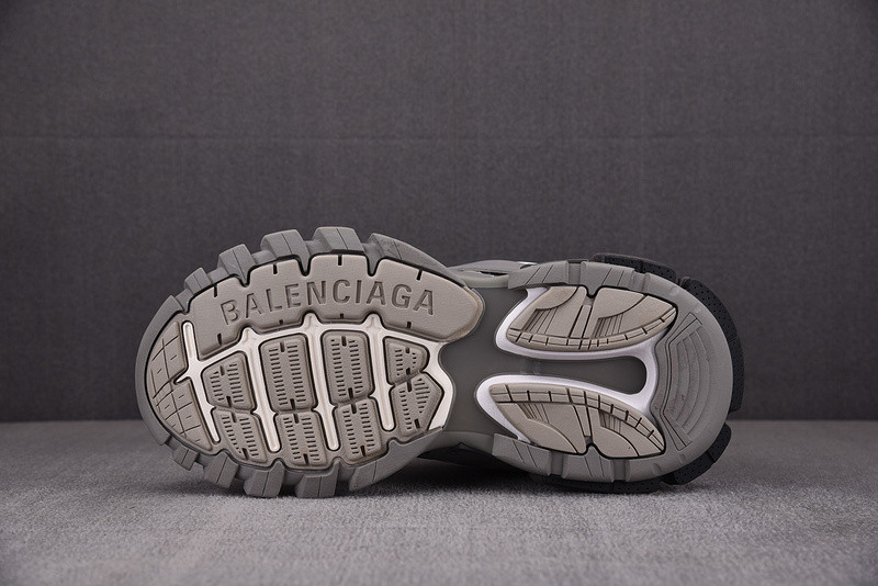 Ba*len*cia*ga track trainer 