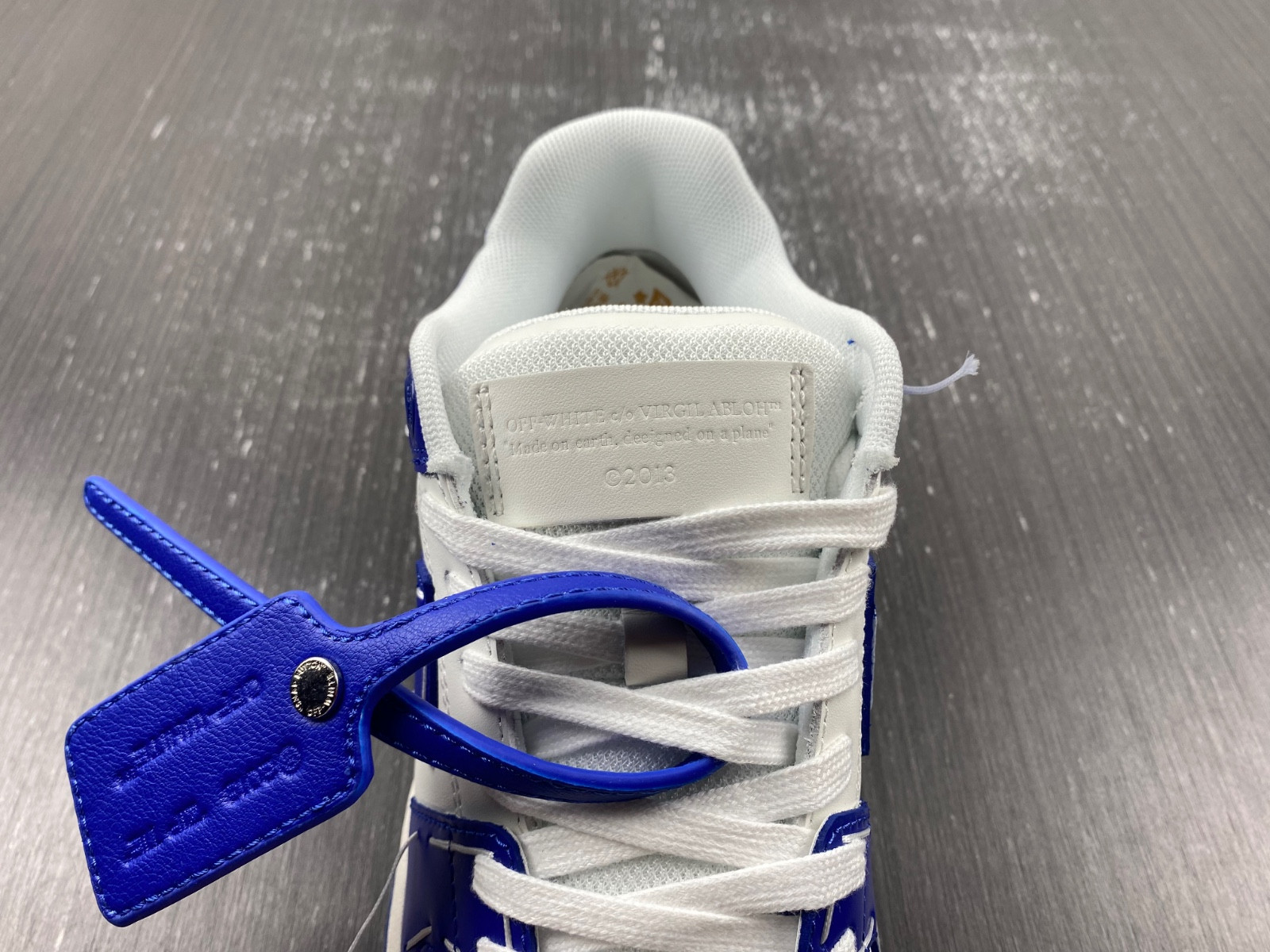 Off-White c/o Virgil Abloh