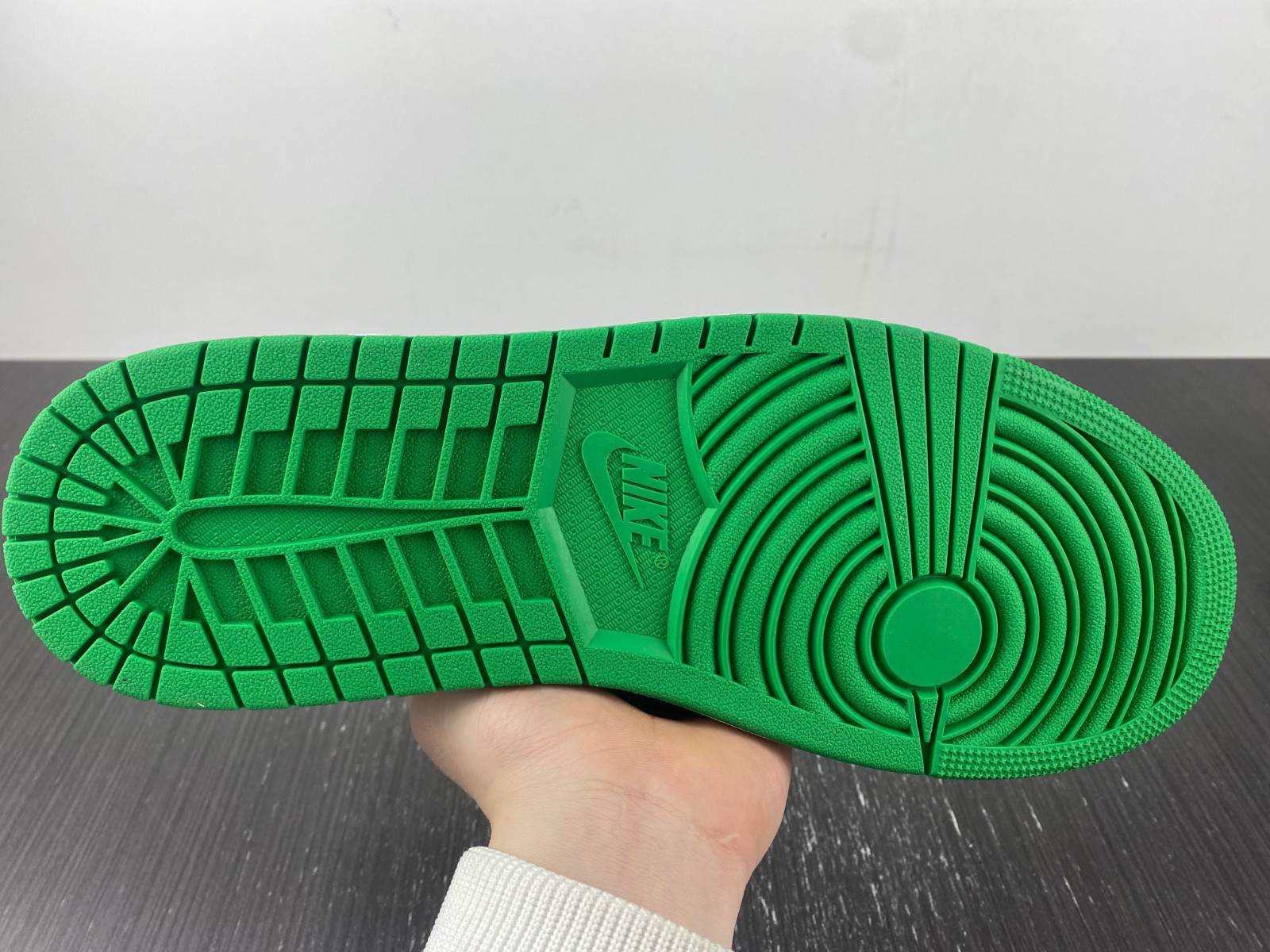 Air Jordan 1 Retro High OG "Celtics" DZ5485-031