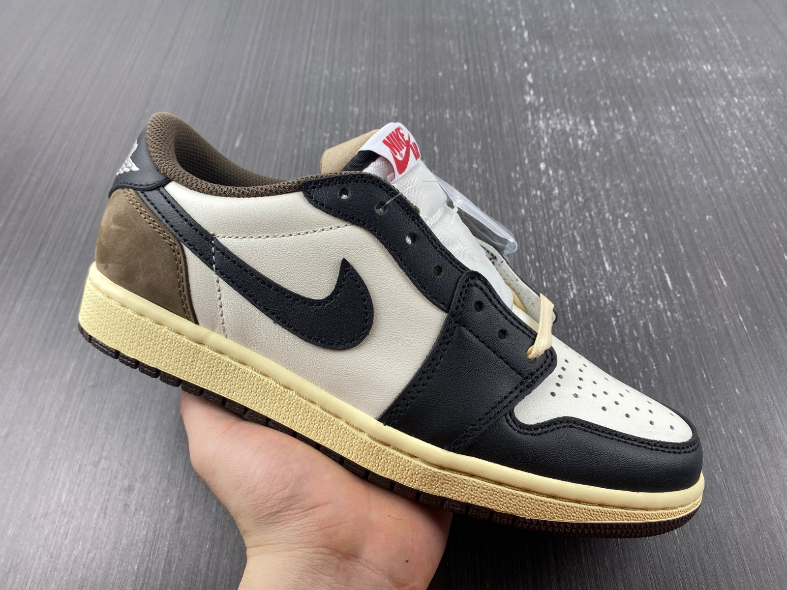 Air Jordan 1 Low mocha CQ4277 105