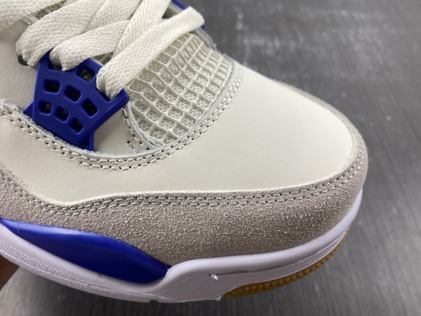 NIKE SB X AIR JORDAN 4 “PINE BLUE” DR5415-107