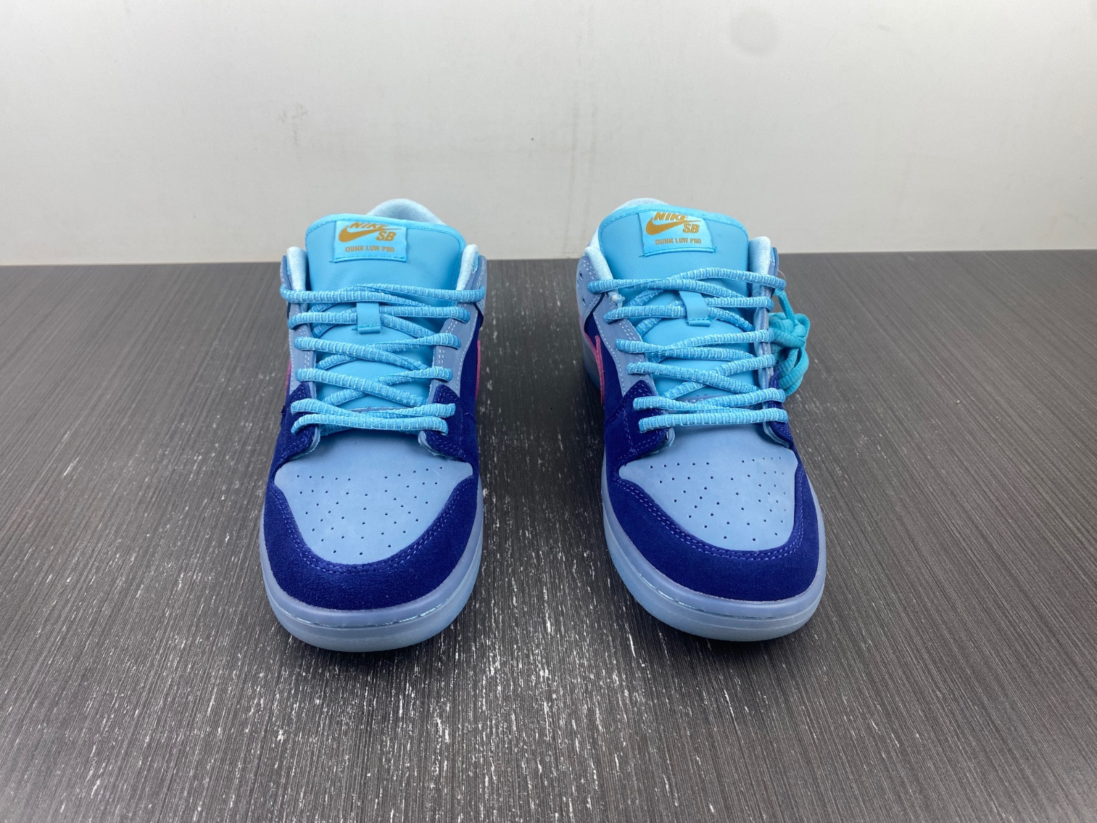 Nike SB Dunk Low Run The Jewels - DO9404-400