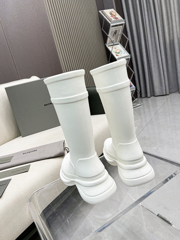 ba*len*cia*ga x Cr*0*s boot white