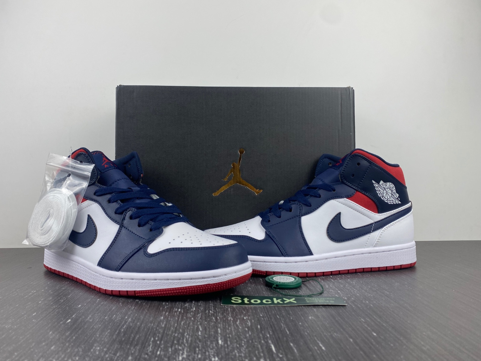 Jordan 1 Mid SE USA - 852542-104