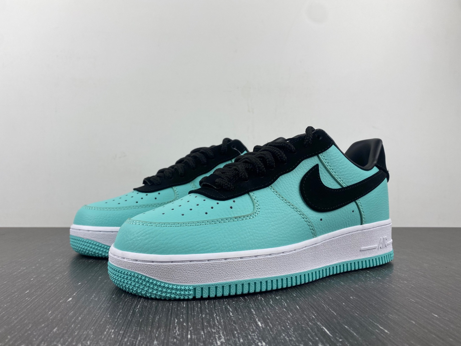 T*f*ny & co. x air force 1 low dz1382-002
