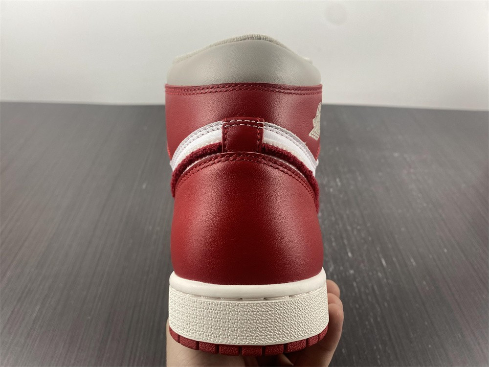 Jordan 1 High OG Newstalgia Chenille DJ4891-061