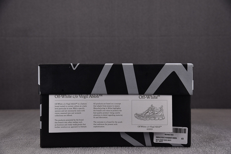 Off-White c/o Virgil Abloh