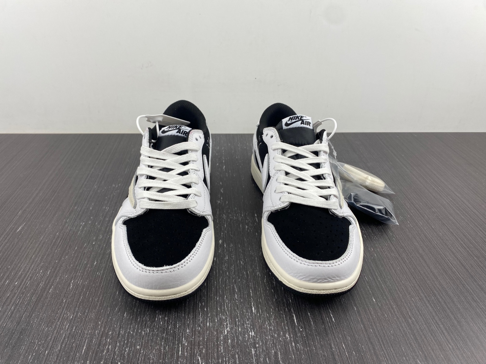Travis Scott x Air Jordan 1 Low OG White Black DM7866-001