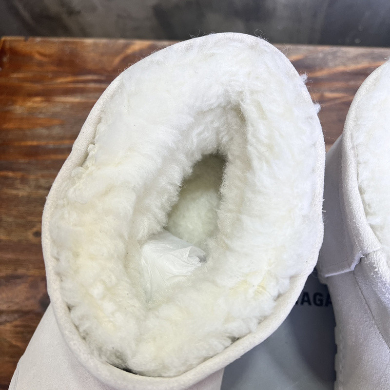 Ba1en*iaga alaska fur bootie in white